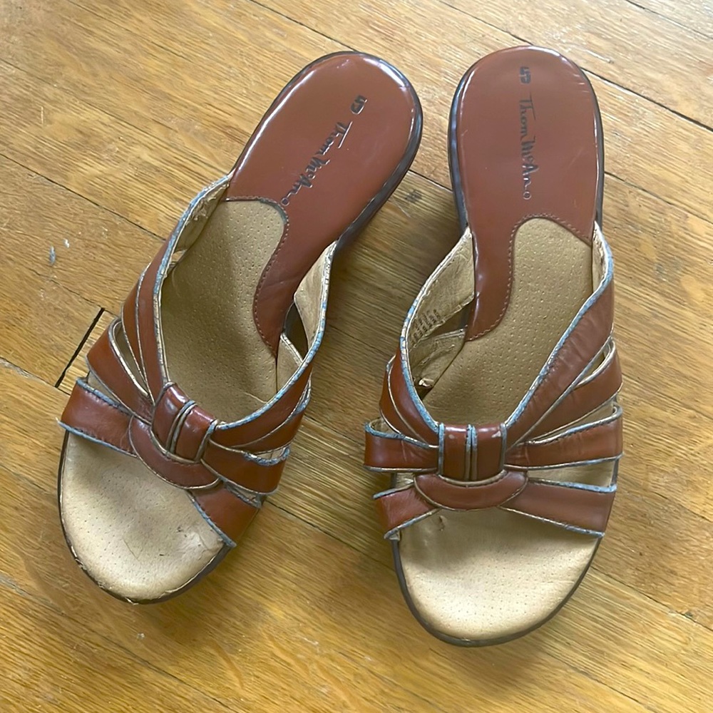 Thom McAn slip on heels